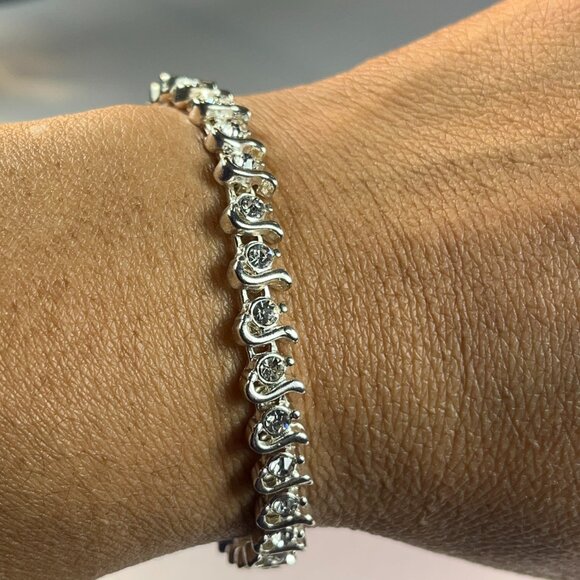 Swarovski Elements Tennis Bracelet Charm silver plated light weight - Picture 4 of 6